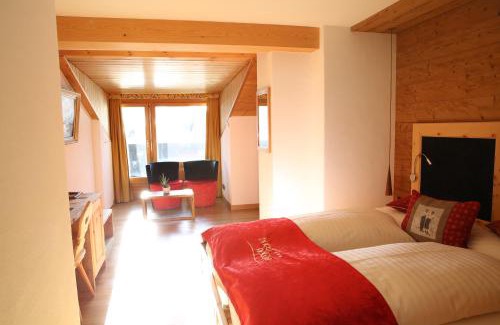 Sankt Moritz-Bad Hotel | Pet-Friendly Hotel Nolda with Hot Tub & Breakfast Included