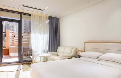 Dongnae District Hotel | Relaxing Stay at Hotel Nongshim with Spa & Hot Tub Access