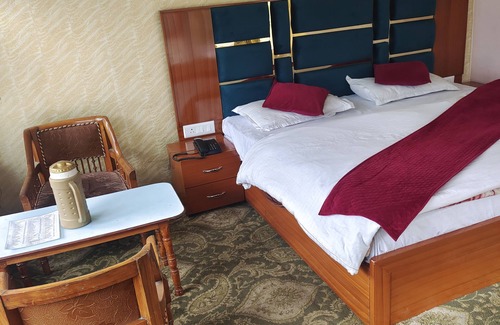 Pahalgam Hotel | Discover Hotel Noor Mahal: 4-Star Family-Friendly Escape