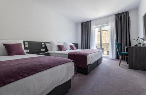 Neum Hotel | Relax at Novum-Hotel: Pet-Friendly with Oceanfront Views