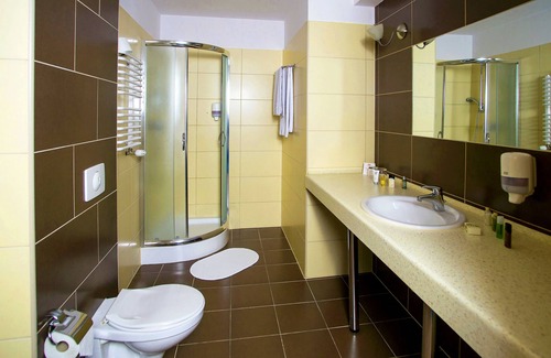 Niepolomice Hotel | Inviting Hotel Novum: Rated 8.6 with Spa & Family Amenities