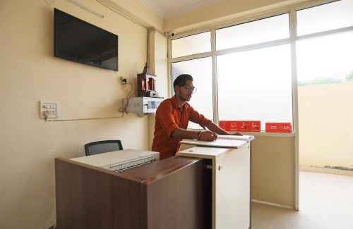 Sector 62 Hotel | Affordable Stay at OYO A P Residency with Family-Friendly Amenities