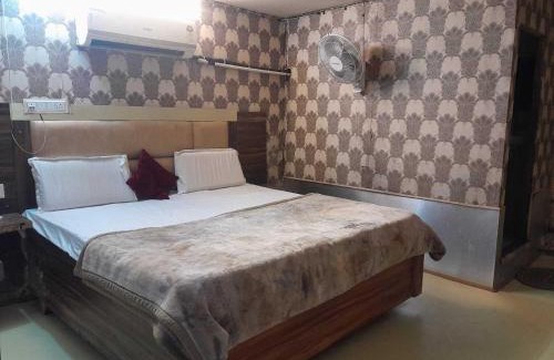 Muzaffarnagar Hotel | Budget-Friendly OYO Hotel Amantran View for Families