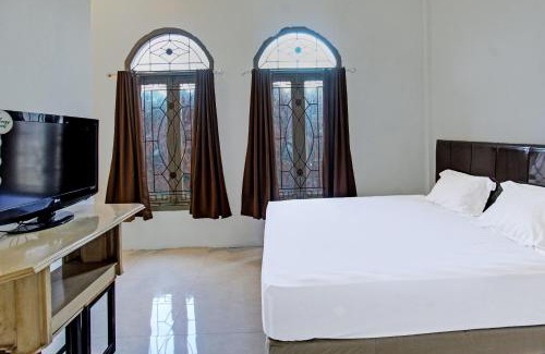 Gerung Hotel | Budget-Friendly Stay at OYO 91739 Ayu Bypass Mansion