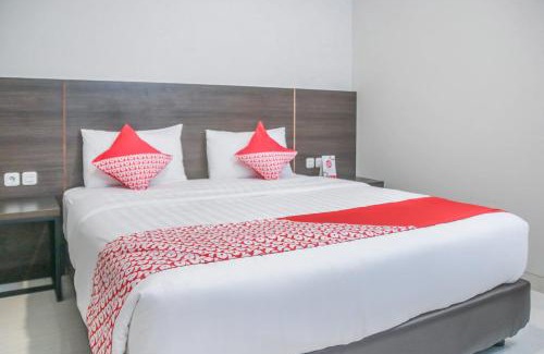 Ambon Hotel | Budget-Friendly Stay at OYO 1006 Azzahra Guest House