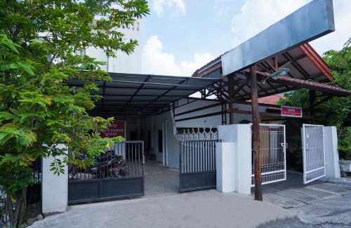 Gresik Hotel | Budget-Friendly Stay at SPOT ON 2479 Berkah Residence