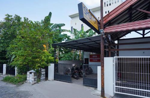 Gresik Hotel | Budget-Friendly Stay at SPOT ON 2479 Berkah Residence
