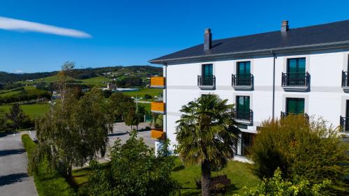 Figueras (Castropol) Hotel | Discover Hotel O Cabazo: 4-Star Family-Friendly Haven