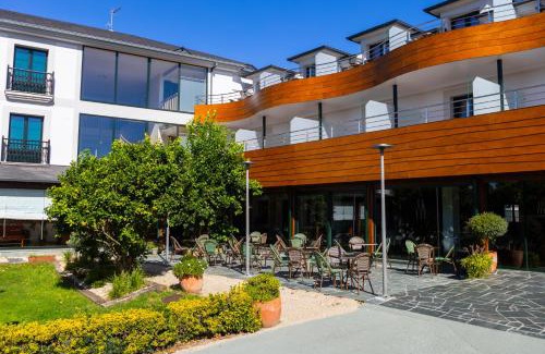 Figueras (Castropol) Hotel | Discover Hotel O Cabazo: 4-Star Family-Friendly Haven