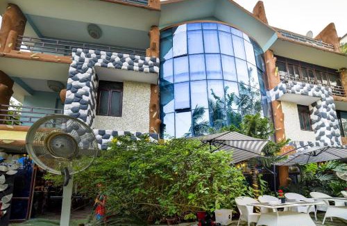 Patna Hotel | Family-Friendly Stay at OYO Cafe Garden Villa