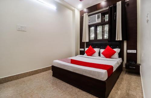 Malihabad Hotel | Family-Friendly OYO Hotel Chandra with Kitchen Amenities