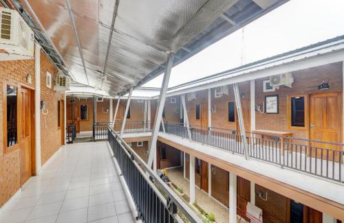 Semarang Hotel | Budget-Friendly Super OYO 90758 D Kost in Semarang