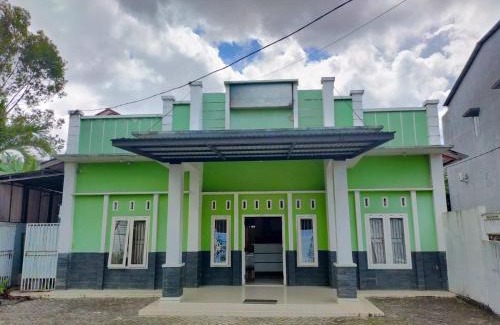 Mamuju Hotel | Discover OYO 93443 Emmy Homestay Syariah: Family-Friendly Stay