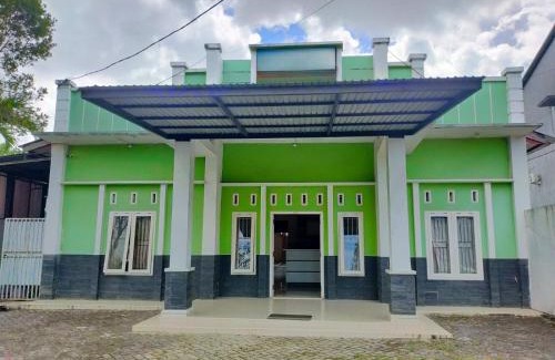 Mamuju Hotel | Discover OYO 93443 Emmy Homestay Syariah: Family-Friendly Stay
