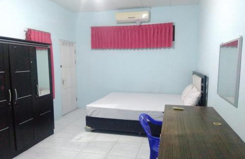 Purwokerto Hotel | Cozy OYO 90766 Gardenia Boarding House with Breakfast