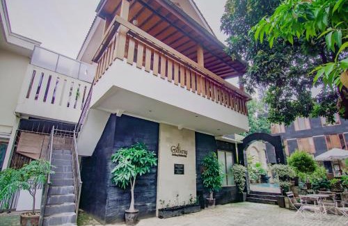 Mampang Prapatan Hotel | Budget-Friendly Getaway at OYO 90094 Gayatri Residence