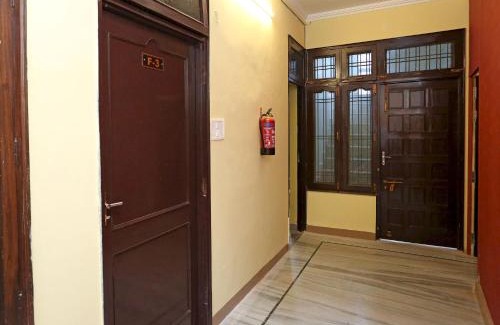 Indira Nagar Hotel | Comfortable Greenview Hotel Near Munshi Pulia Metro Station