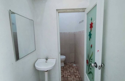 Tegal Hotel | Budget-Friendly SUPER OYO 2873 Griya Annisa for Families