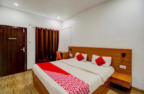 Sualkuchi Hotel | Discover OYO Flagship Hill View Residency Near ACA Stadium