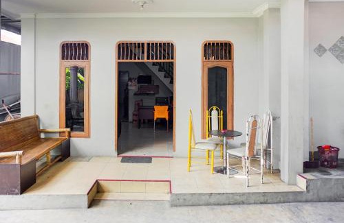 Binjai Hotel | Budget-Friendly OYO 93071 Home Stay Kembar Syariah