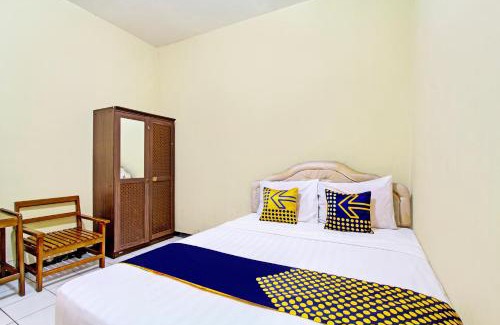 Purwokerto Hotel | Budget-Friendly Stay at SPOT ON 93539 Juan Guest House
