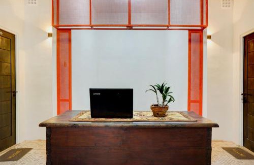 Gresik Hotel | Budget-Friendly Karman's Sari 1 Homestay with Breakfast