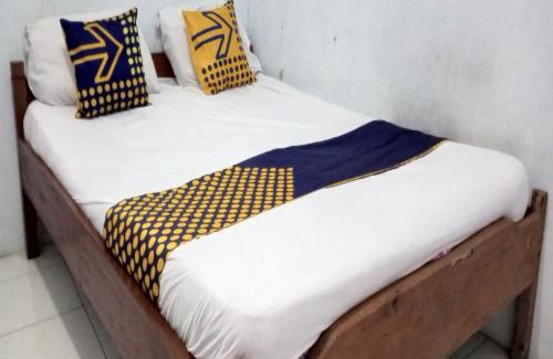 Kedungredjo Hotel | Budget-Friendly Stay at Kost Elisabeth Syariah with Breakfast