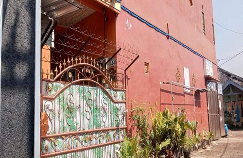 Kedungredjo Hotel | Budget-Friendly Stay at Kost Elisabeth Syariah with Breakfast