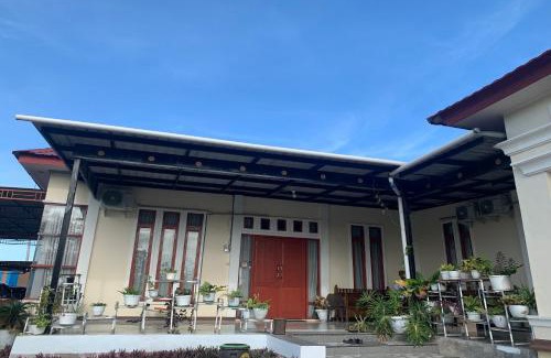Palopo Hotel | Budget-Friendly Stay at OYO 93778 Kost Hidayat Syariah
