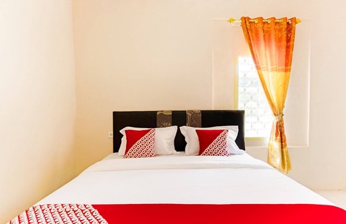 Padang Hotel | Budget-Friendly Stay at OYO 3252 Lansano Residence