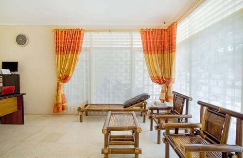 Padang Hotel | Budget-Friendly Stay at OYO 3252 Lansano Residence