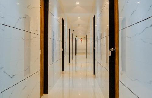 Surat Hotel | Family-Friendly Stays at OYO Hotel Laxmi Kuber