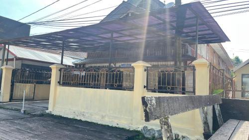 Kalimantan Hotel | Child-Friendly Retreat at OYO 92767 Losmen Griya Mulia