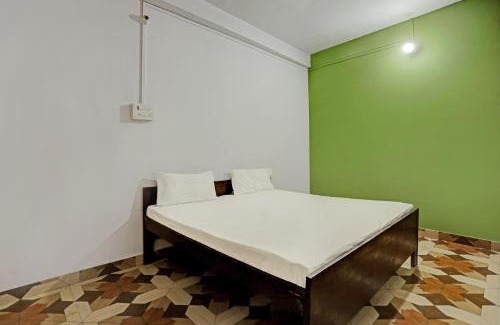 Dhampur Hotel | Charming OYO Guest House with Kitchen & Family Amenities