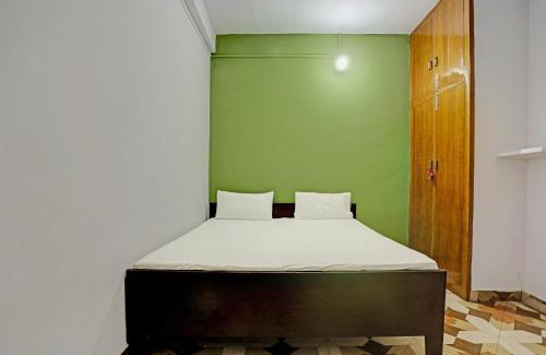 Dhampur Hotel | Charming OYO Guest House with Kitchen & Family Amenities