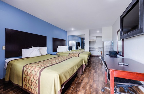 Channelview Hotel | Discover Comfort at Luxury Inn: Breakfast and Family-Friendly