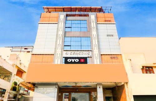 Nizamabad Hotel | Pet-Friendly Retreat at OYO Hotel Moon Light, Rated 7.3/10