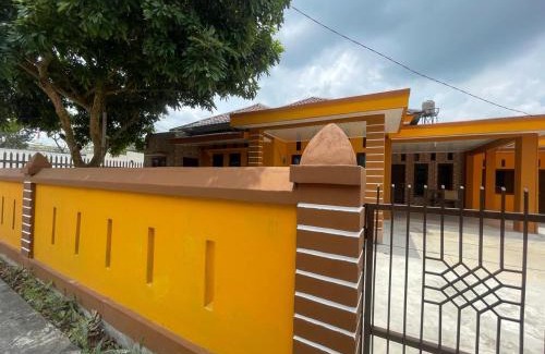 Pekanbaru Hotel | Budget-Friendly Stay at OYO 93866 Neva Guest House