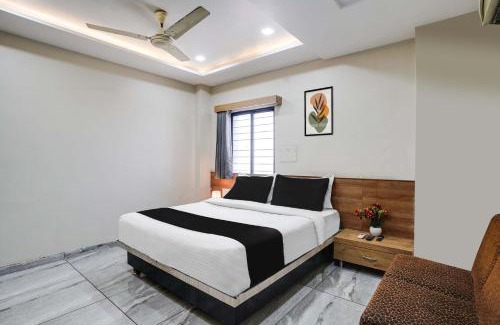 Ahmedabad Hotel | Budget-Friendly Stay at OYO Hotel New Balaji for Families