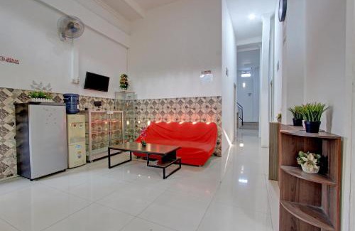 West Semarang Hotel | Budget-Friendly Stay at OYO 93095 New Puspa Residence