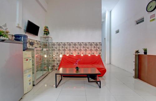 West Semarang Hotel | Budget-Friendly Stay at OYO 93095 New Puspa Residence
