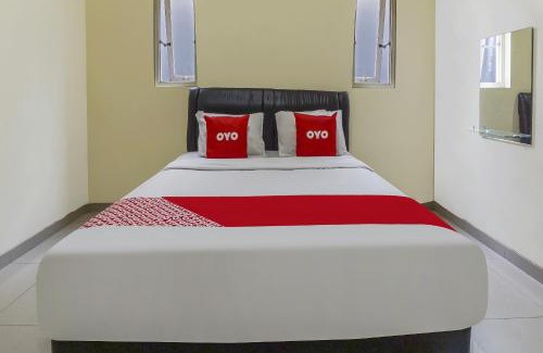 Malang Hotel | Budget-Friendly OYO 91084 Oke Guest House with Breakfast