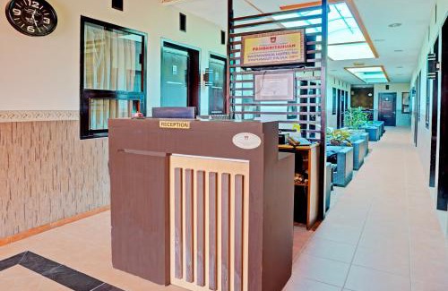Padang Hotel | Budget-Friendly Stay at OYO 897 d'Dhave Hotel Syariah