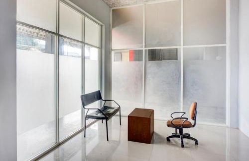 Medan Hotel | Budget-Friendly Stay at OYO 2784 Nadira Residence