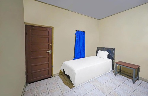 Parepare Hotel | Child-Friendly Comfort at OYO 92230 Penginapan Metro Parepare