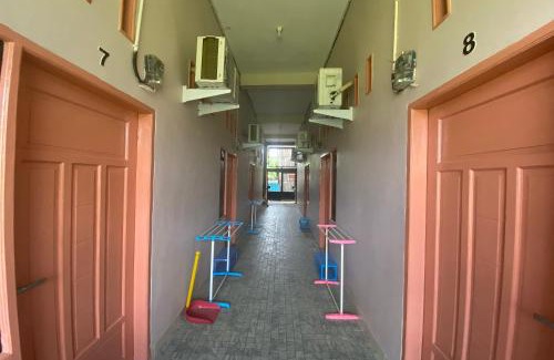 Sulawesi Hotel | Budget-Friendly Stay at OYO 93536 Pondok Almirah