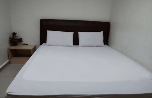 Sulawesi Hotel | Cozy OYO 93536 Pondok Almirah with Breakfast & Family-Friendly