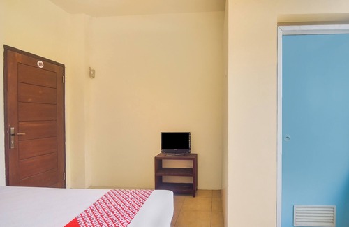 Manado City Centre Hotel | Budget-Friendly Oyo 91755 Priska Kost with Breakfast
