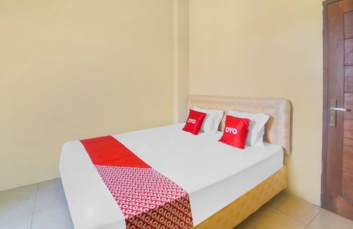Manado City Centre Hotel | Budget-Friendly Oyo 91755 Priska Kost with Breakfast
