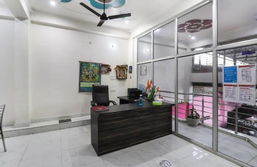 Lucknow Hotel | Child-Friendly OYO 78880 Rajdhani Hotel - Rated 10/10